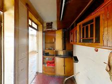 次顶楼,边套全明,次卧两个窗户,南北通透,看房方便