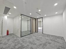 中洲北塔写字楼/格局2+1/随时进驻/配齐家具/南向采光通透