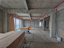 解放碑CBD 融创白象街 稀有顶跃带泳池 全新装修 一线江景