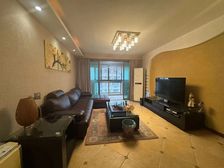 14号线地铁口+ 精装三室两卫 随时可看