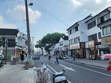 学士街中段56平米两层送阁楼可做重餐饮年租10万售256万!