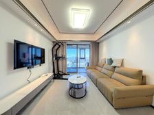 南商宝龙一城新,楼层高光线足,三开间朝南,一梯一户