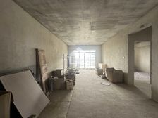 青秀万达旁 送车位 163.77平大4居 南向毛坯 着急出售