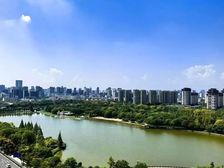 日湖公园旁 日湖花园 156平17楼 毛坯 一线湖景房 诚售