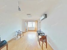 顶楼复式,买一层送一层,阁楼挑高不压抑,位置好,不靠路