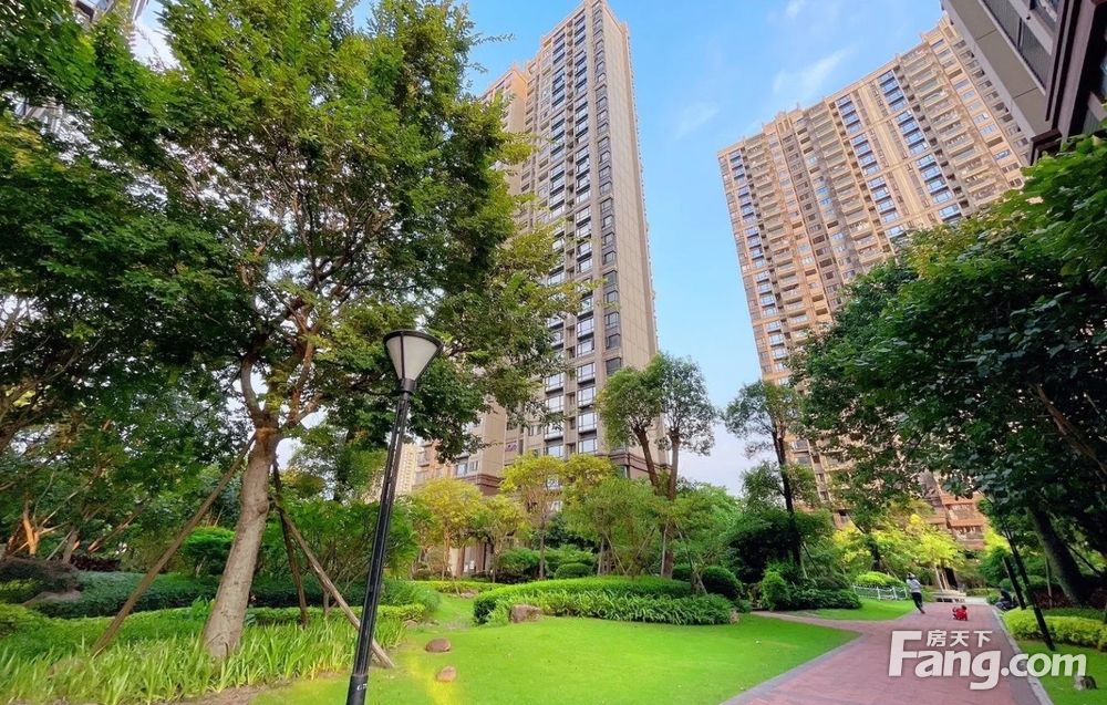 鼎峰尚境小区租房,三室两厅, 鼎峰尚境三期 94平带精装3房 朝南 好