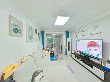 大花园 精装修三房 南临河 南北通户型 使用率高