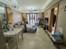 地铁口小三房,精装修