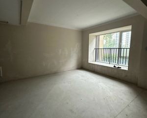 维科水岸春晖3室2厅3卫南朝向450.0万元/套出售