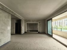 礼嘉金渝大道 轻轨大平层 东南朝向四居室