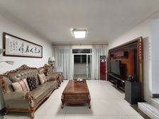 华景地铁口沁馥佳苑 4 房两卫 153 方