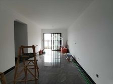 江南区《龙光江南院子》精装三房保养好次新房价格可协商