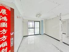 新出2房,有钥匙,随时看房,价可以谈,业主置换诚心出售