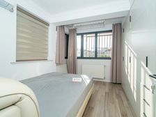 新普陀+梅陇精装修小三房...小区中心位置..全明户型采光好