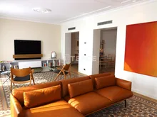 巴塞罗那(Barcelona)历史建筑内的海滨公寓