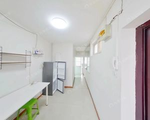 急售!地铁旁中楼层!南北两居!满五年,定慧寺。