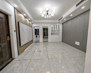急售玉清街歌尔东明近,多层二楼偏H落地大飘窗公摊小双阳台双卫