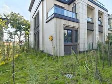 光环商圈 公园一环 金茂墅联排端户 花园150平 附送双车位