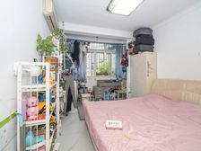 普陀曹杨中心南北通一房一厅!中间楼层!看房随时方便