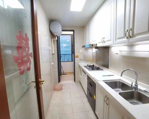 新上房主急售市府阳光大厦谷德北海多层1楼大三室带车位公路局