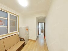 新上一房一厅,位置安静送院子 诚心卖看房方便