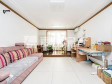 当代城市家园两居两卫,餐客厅分离的,卫生间有窗户,南北通透