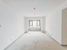 舍人 交通便捷 近地铁 小三居 中间楼层采光好 南北通透