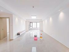 舍人 购物方便 南北通透 双卫生间 交通便利 带电梯