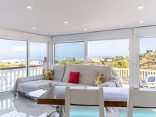 马拉加贝纳尔马德纳,设计优雅的别墅出售