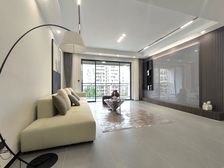 爱琴海精装修大四房,没住过人,看房方便