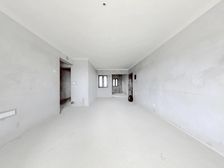 中庭小高层次顶楼 全新白坯 三开间朝南 户型方正视野开阔