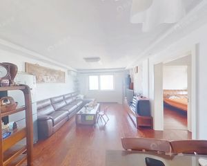 公安家属楼高层东南两居距离10号线地铁500米