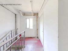 联排别墅,上下四层,带,免费两个停车位