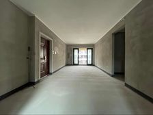 南岸区 融创江南融府洋房 四房 125万