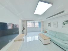 飞机户型,精装修,小区中间位置,门口是18号綫地鉄站