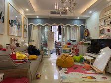 精装洋房,轻轨800米,商场200米,1梯3户,诚心出售