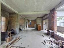 华丰庄园纯独栋别墅毛坯位置不错地上三层大花园