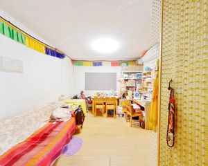 康宁居全南一居室 满五年住宅 高楼层采光好 正对花园