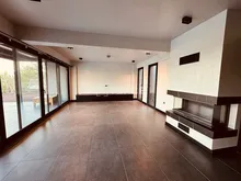 乌拉(Urla) 2500 平方米带泳池的独栋住宅