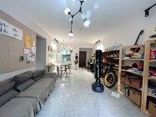 精装正规4房双卫 拎包入住 近轻轨 出行便利