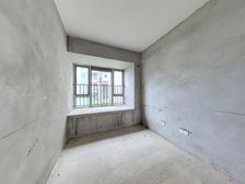 璧山轻轨站旁 东林对面 横厅四房洋房 带三方花园 南北通透