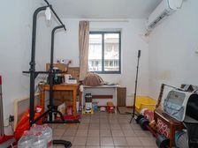 真西新村1室1厅1卫1阳台南4/6层