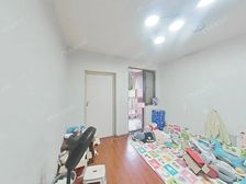 离门口近,花园位置,看房提前,诚意卖。