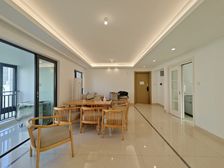 渝北区 合景泰富誉峰二期一组团 四房 200万