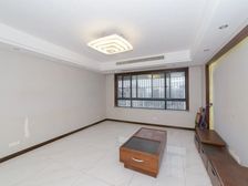 单价低!阳光龙庭 4室2厅 精装修保养好 前排位置全天采光