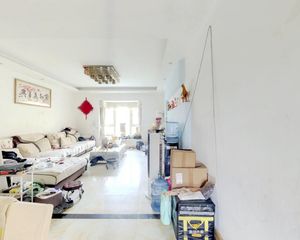 红光龙城国际旁 精装套三 单价6千多 即买即住