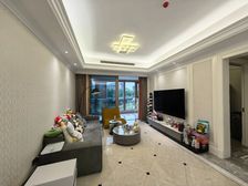 首付30万买江北嘴轻轨精装三房双卫全玻璃幕墙