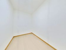 红光精装套一可改套二 带10平米花园 即买即住 满二