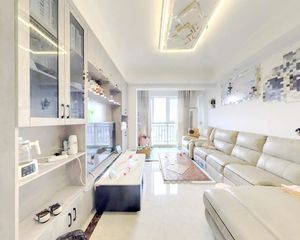 铂悦郡3室1厅东南