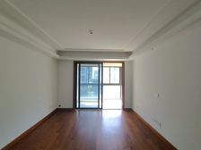 双卫格局 朝南 次新房 车位充通便捷 精装好房